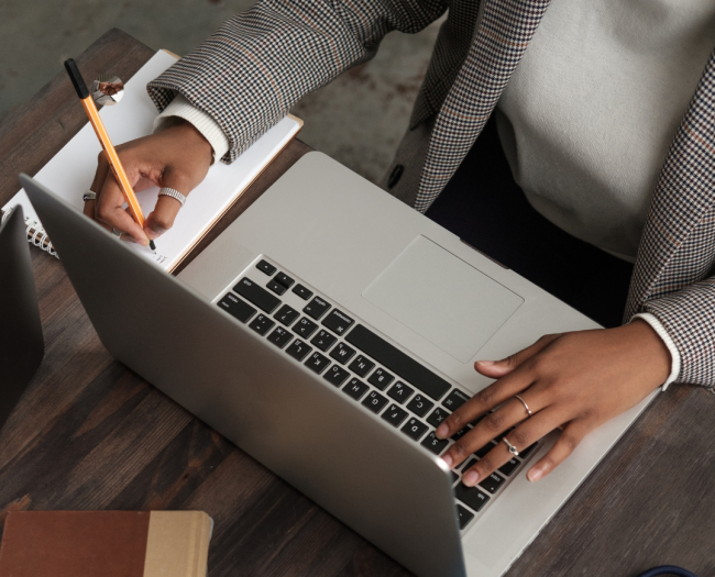 Grey Silver Minimal Social Media & UXUI Tips Square Carousel Instagram Post