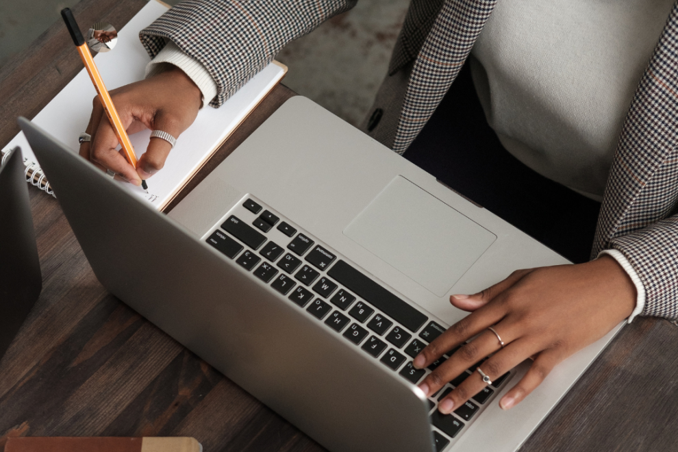 Grey Silver Minimal Social Media & UXUI Tips Square Carousel Instagram Post